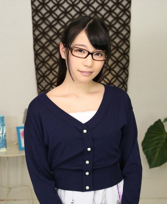 每天分享一个美女——天野美优 哔哩哔哩