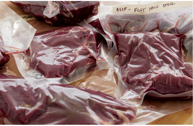 "谈肉色变",牛肉为什么可以是紫色,棕色甚至是彩虹色的?究竟哪种新鲜?