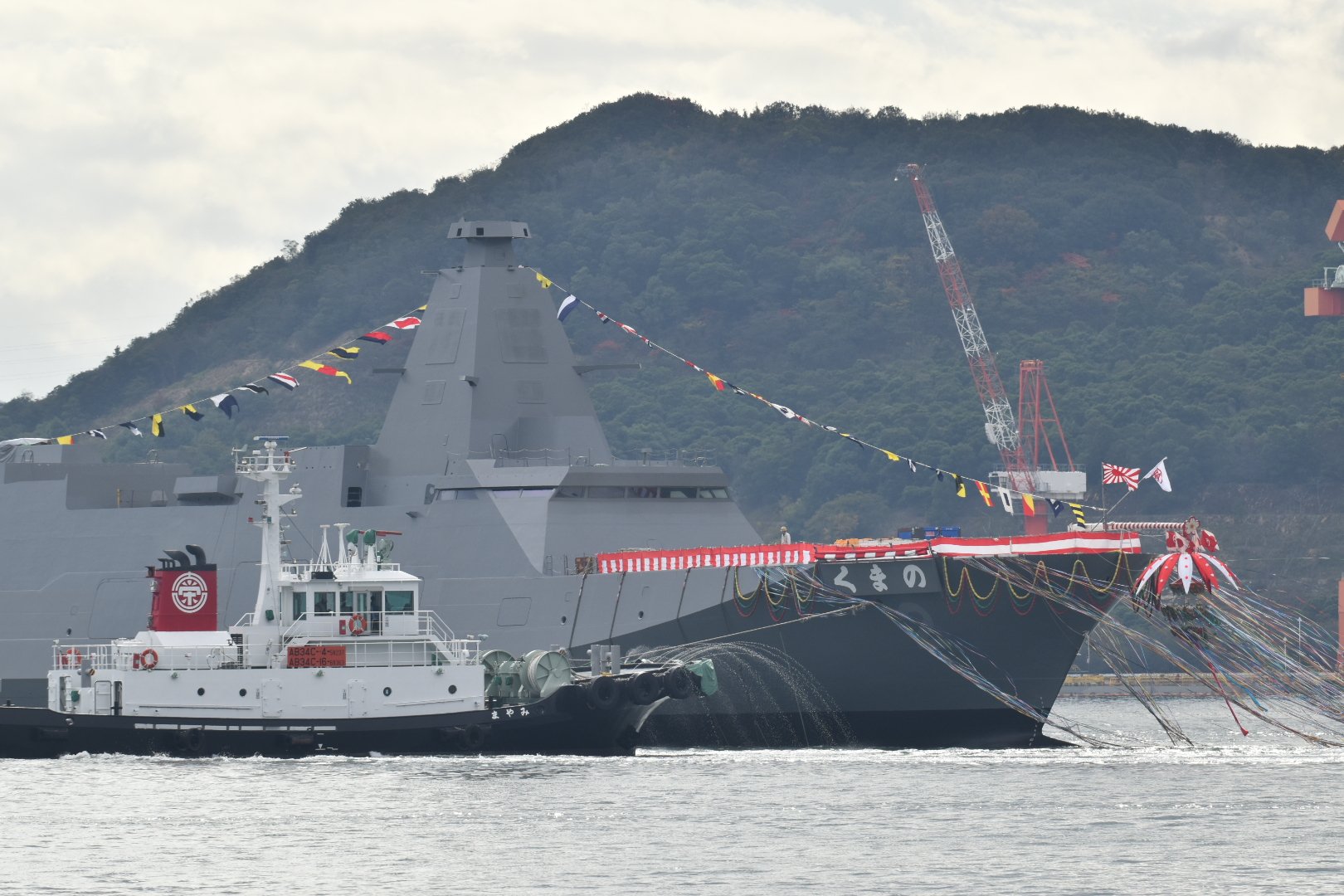 满排5500吨,日本新型护卫舰下水,可巡防钓鱼岛