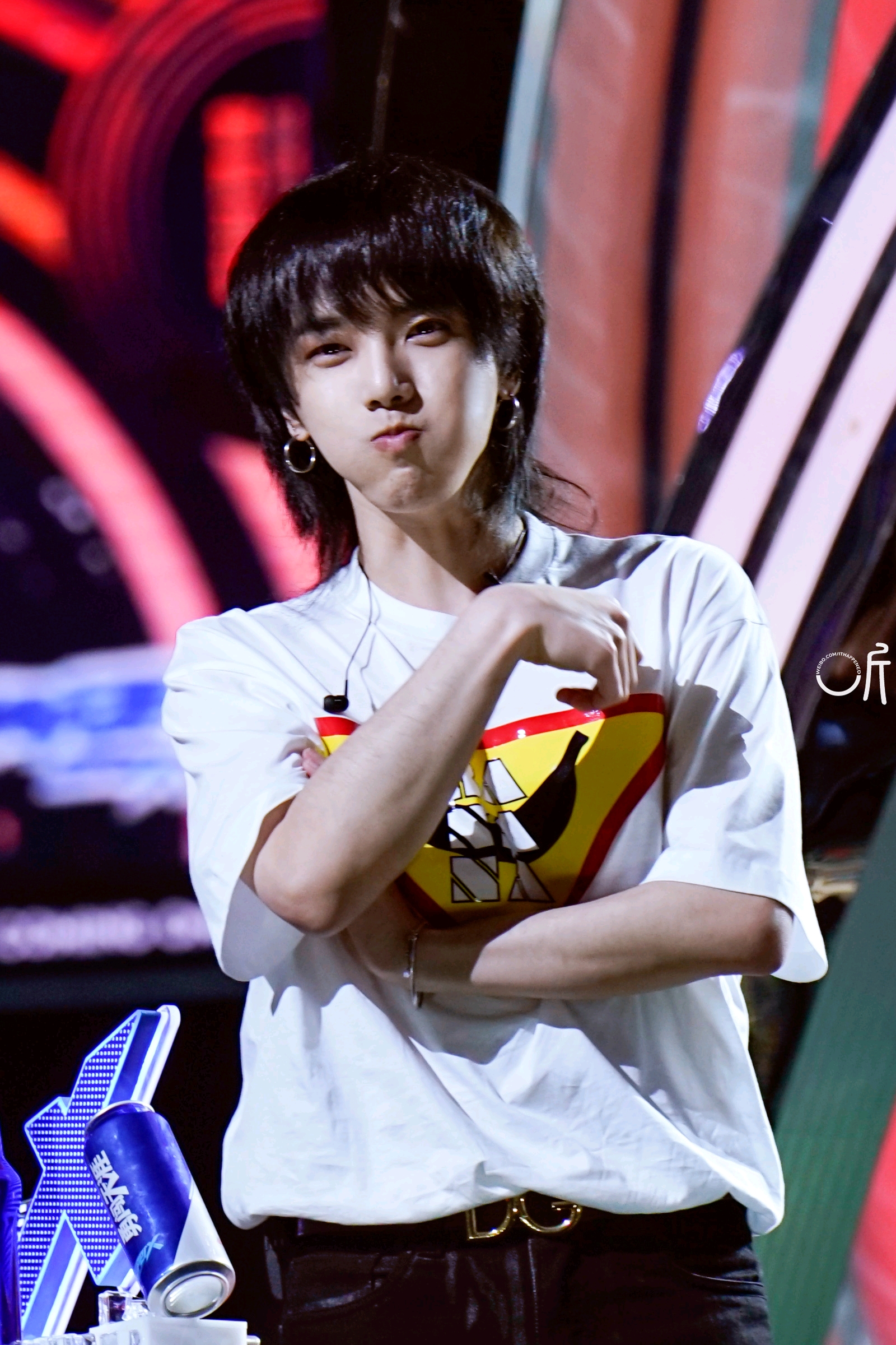 呜呜……绒…绒绒有家了……" 绒绒喜极而泣,飒把绒绒抱在怀里,温柔的