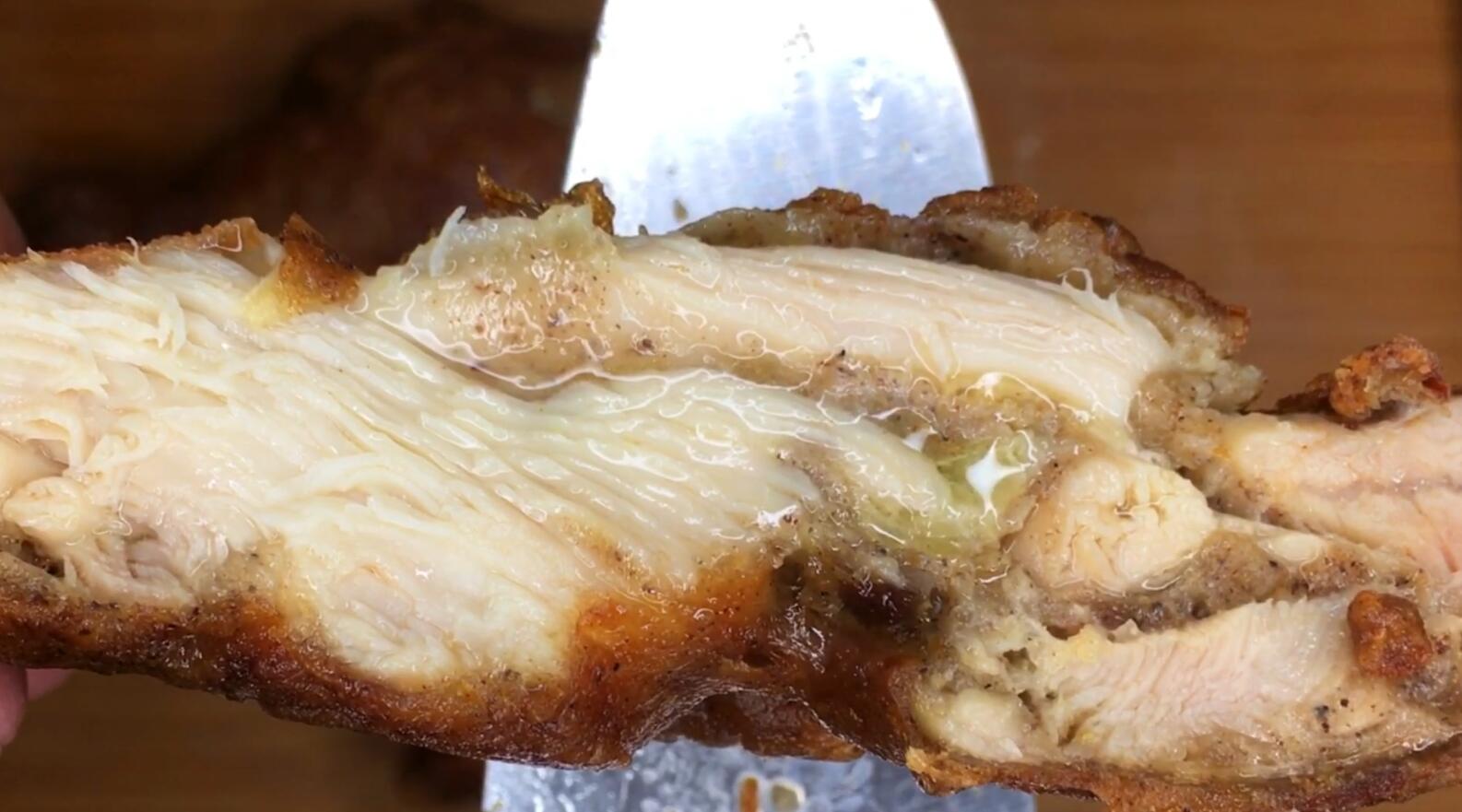 美味港式生炸鸡腿,一口下去外脆里嫩,还会滋滋冒汁水哦,好吃到停不