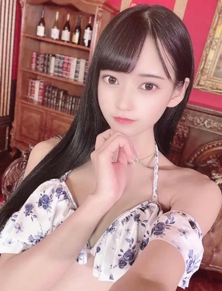 新人八挂海成人式后更惹火 青春搭配红丝袜 哔哩哔哩