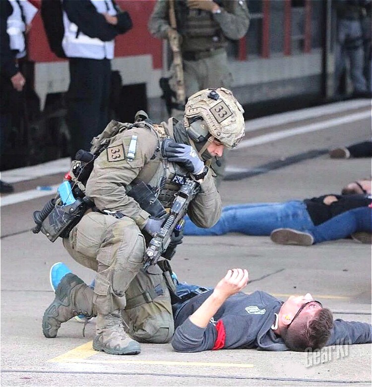 穿山越岭好伙伴Lowa Zephyr GTX Mid TF军靴