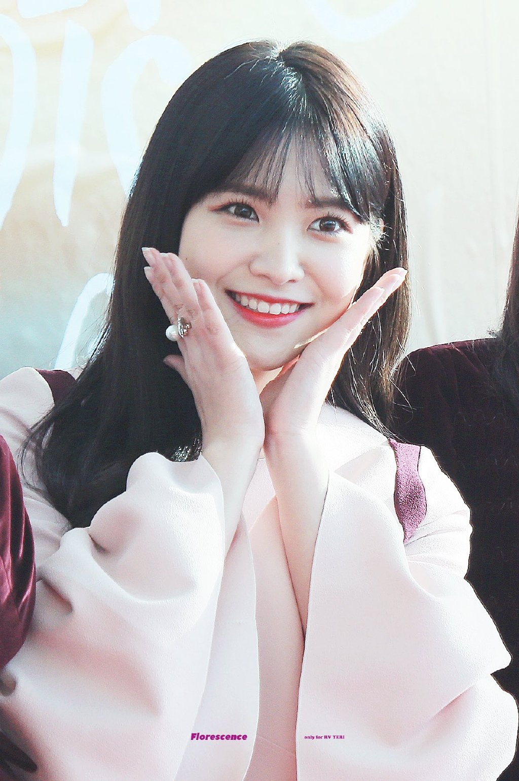 red velvet的yeri是最惨韩国女爱豆吗?