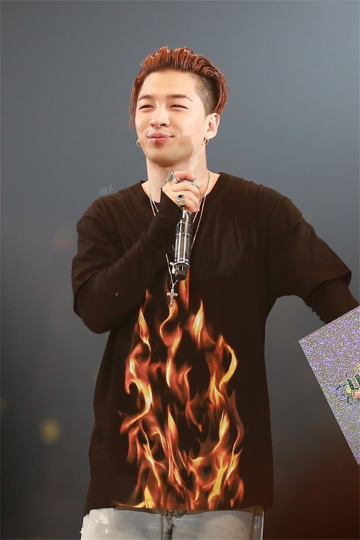 bigbang taeyang的妻子,晒小狗雕像引发讨论,难道怀孕了? - 哔哩哔哩