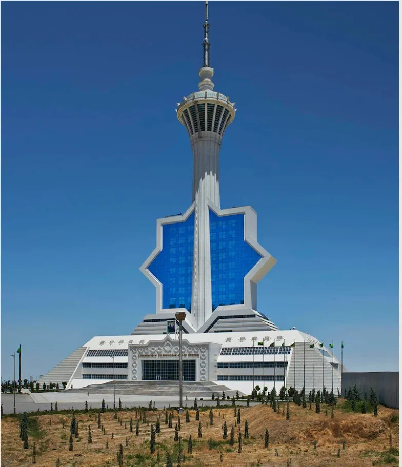 异域戈壁的超现实风情:来自中亚的后苏联建筑