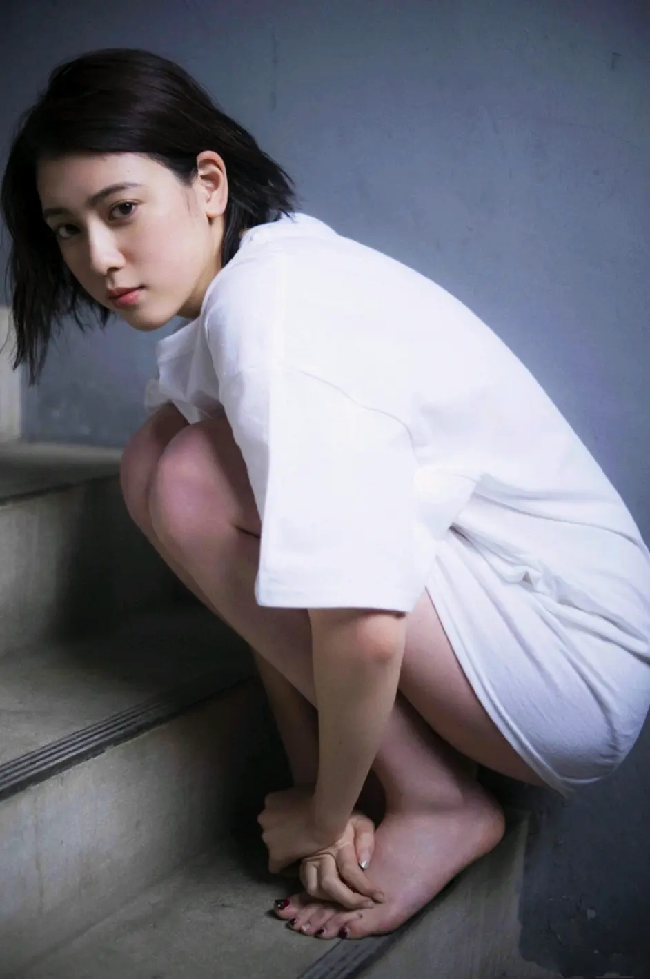 三吉彩花登上 Anan 杂志新刊封面 哔哩哔哩