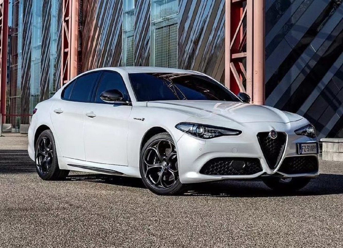 阿尔法·罗密欧新车正式上市,升级碳纤维饰板 后桥限滑差速器 - 哔哩