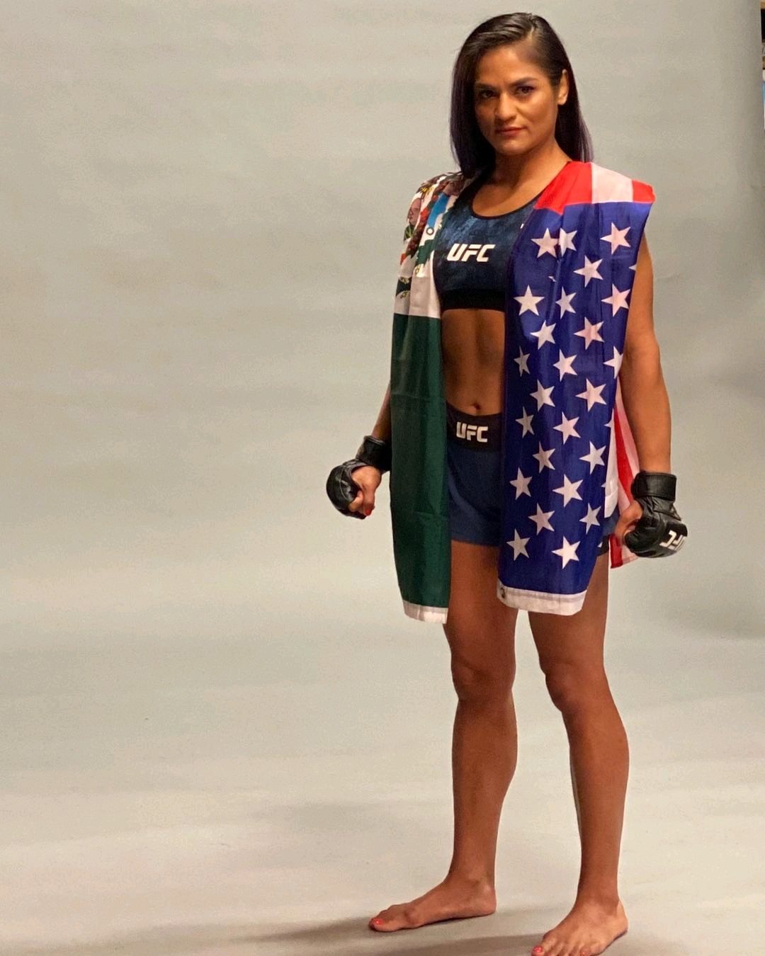 ufc女子蝇量级选手辛西娅卡尔维洛ins照片自取