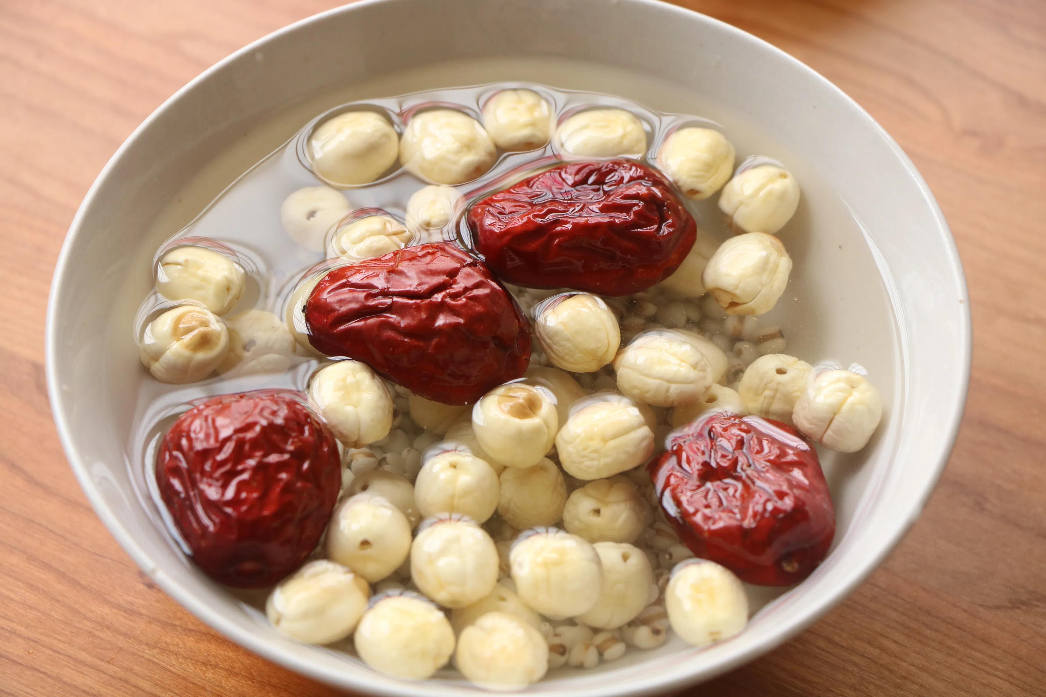 春季上火又潮湿多喝这道汤水清热祛湿一人一碗喝不够