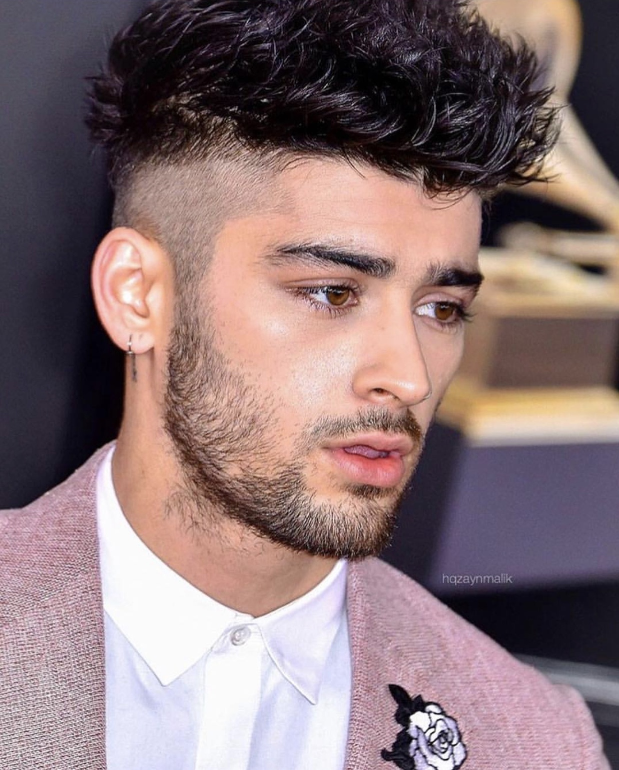 zaynmailk光环背后的zayn生活中的我就像一座孤岛