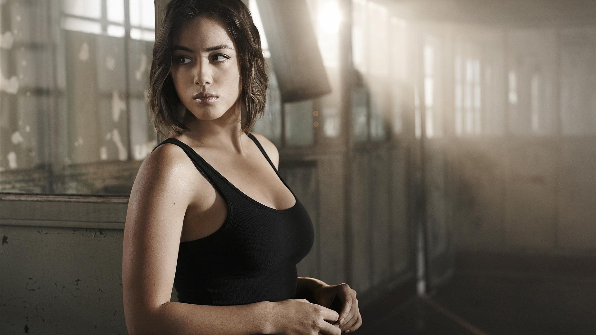 Chloe Bennet's Blonde Hair: The Secret to Achieving Her Perfect Shade - wide 7