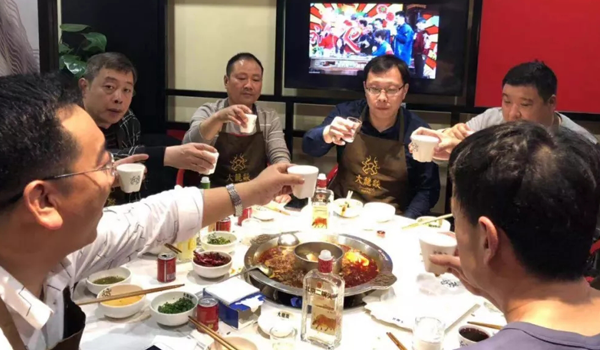 当代年轻人为什么不喜欢喝白酒