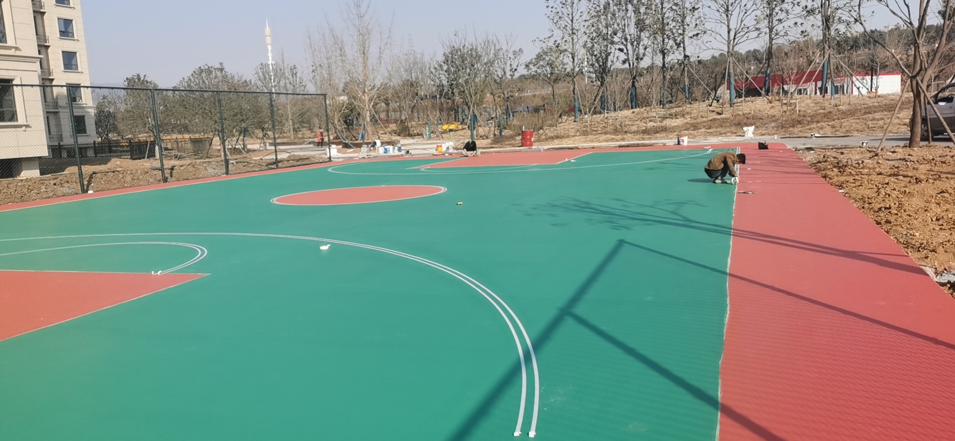 篮球场塑胶运动地板 - 大连运动地板系统解决方案 - 雨辰建材（大连）有限公司