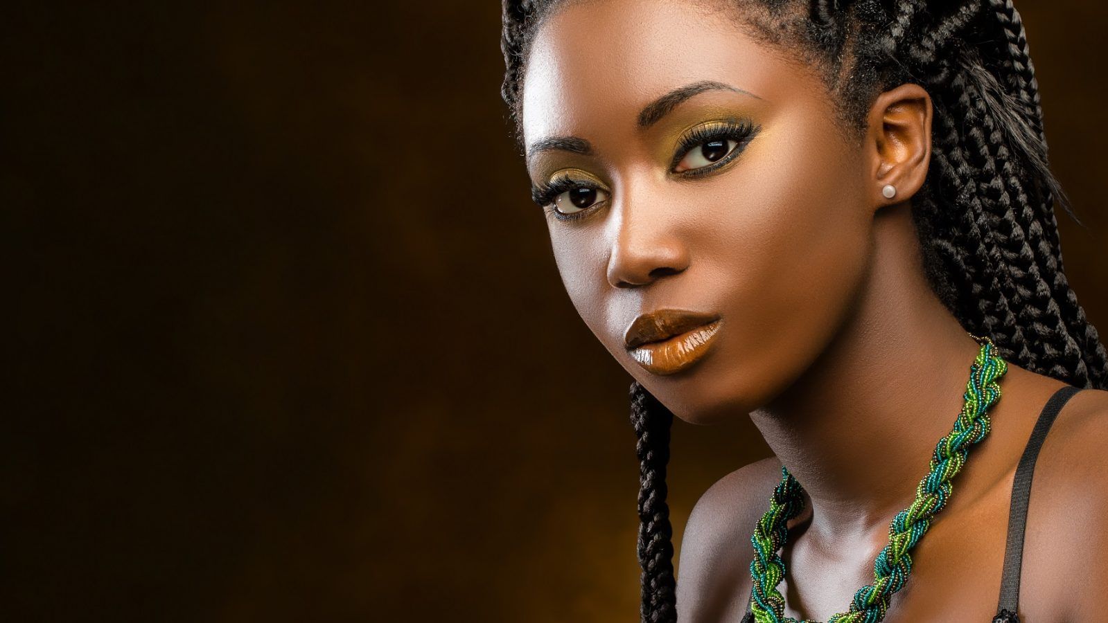 有非洲的发型的黑人妇女 库存照片. 图片 包括有 大使, 结算, 化妆用品, 逗人喜爱, 理想, 完美, 现有量 - 40293002