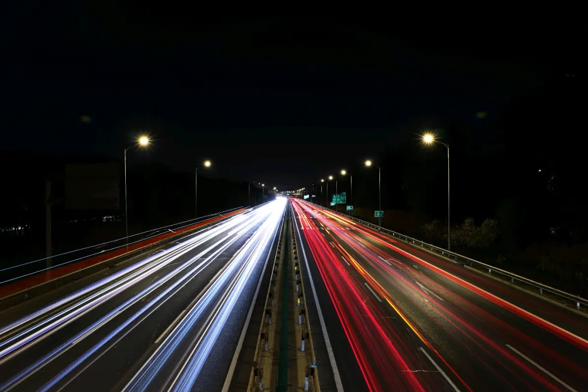秋日高速公路夜景