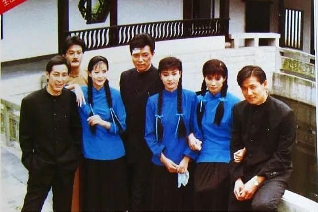 《三朵花》有一段外景是在长沙岳麓书院出的