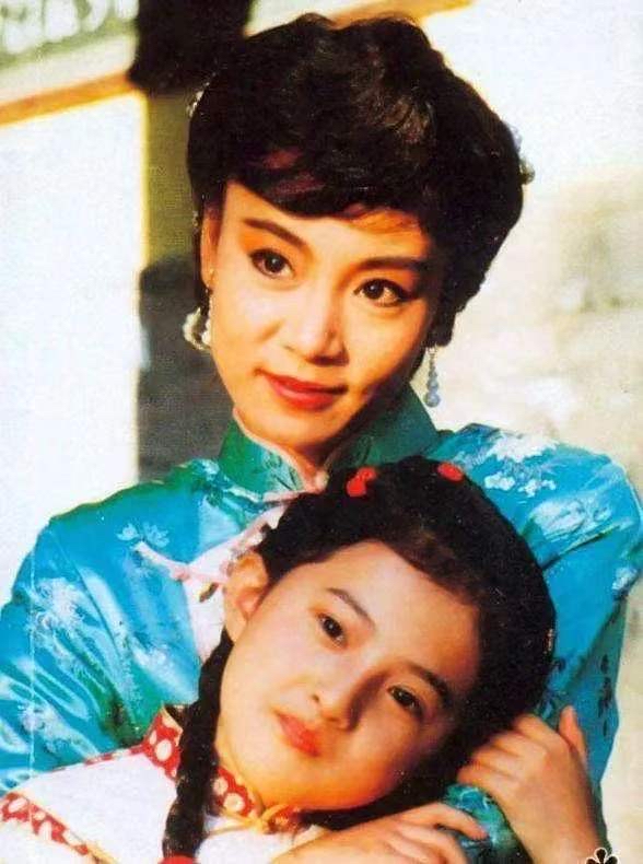 金铭演过她的苦命女儿,也说刘雪华其实不会被哭哭啼啼的苦