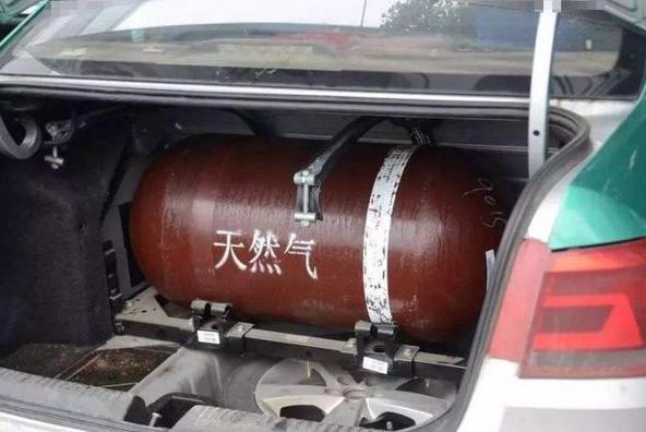 大众推出天然气混合动力车,气罐17l,汽油箱9l,跑7百公里