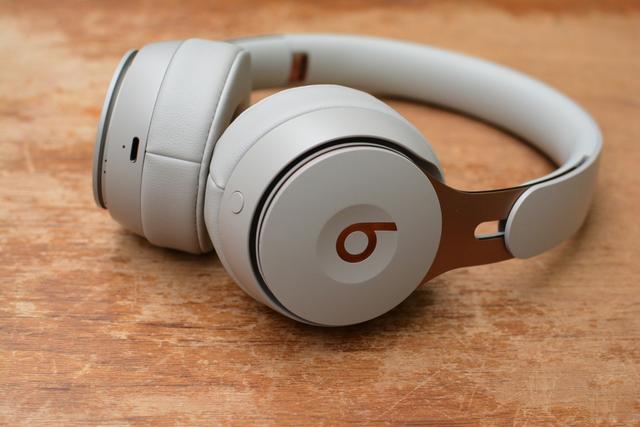苹果的Beats无线耳麦Solo Pro评测，迄今为止最好的Beats耳机- 哔哩哔哩