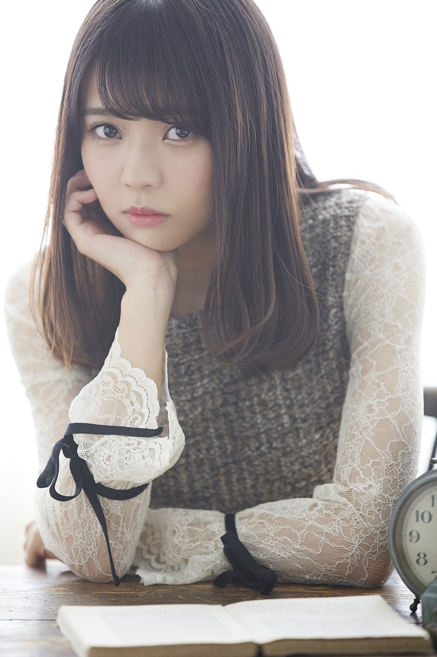 清纯系美少女军团欅坂46杂志写真连载之小林由依一