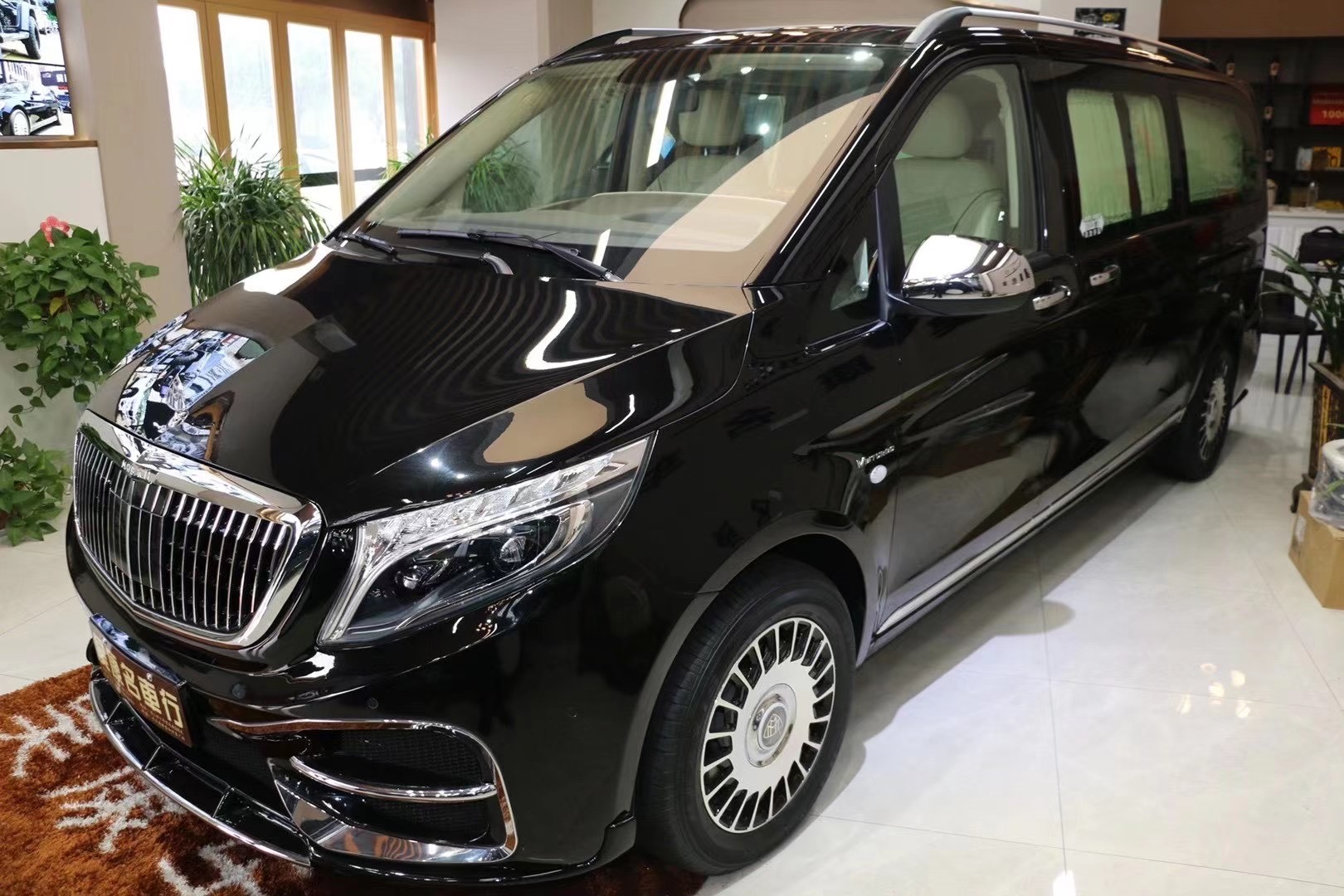 行走的豪华别墅,私人订制设计,内饰壕无人性,奔驰v级7座保姆车!