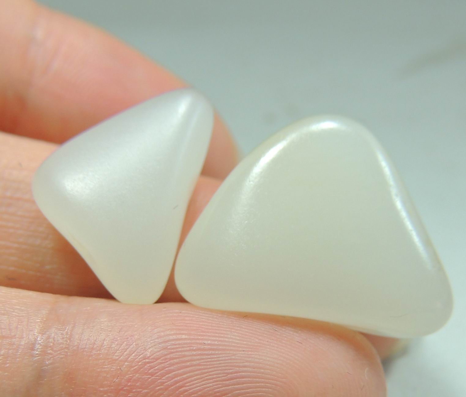 和田玉里的光白籽,好籽儿不长皮,真正的白玉无瑕