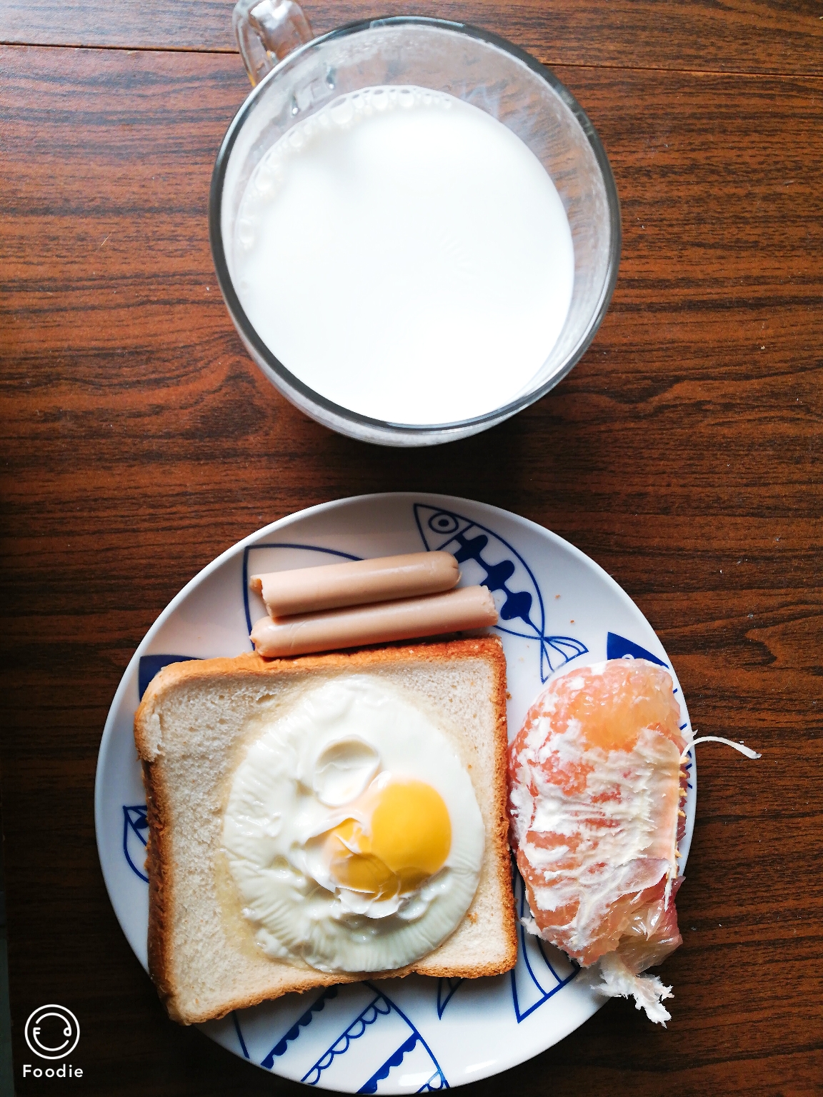 牛奶鸡蛋蛋糕摄影图高清摄影大图-千库网