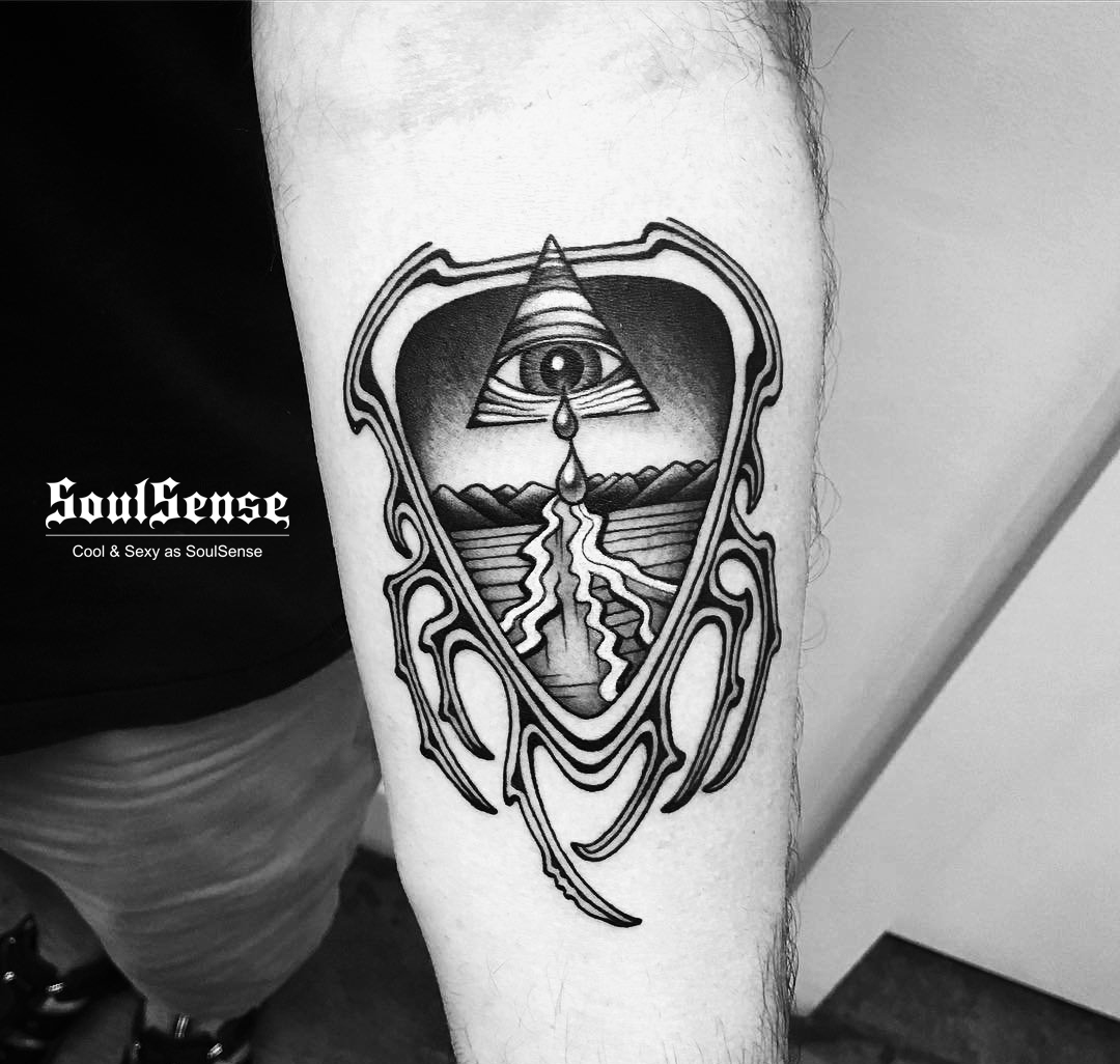 SoulSense 纹身 | “上帝之眼”，一颗万丈光芒所环绕的眼睛 - 哔哩哔哩