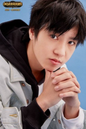 网友自制LPL选手颜值排行榜 古风美男AJ才只