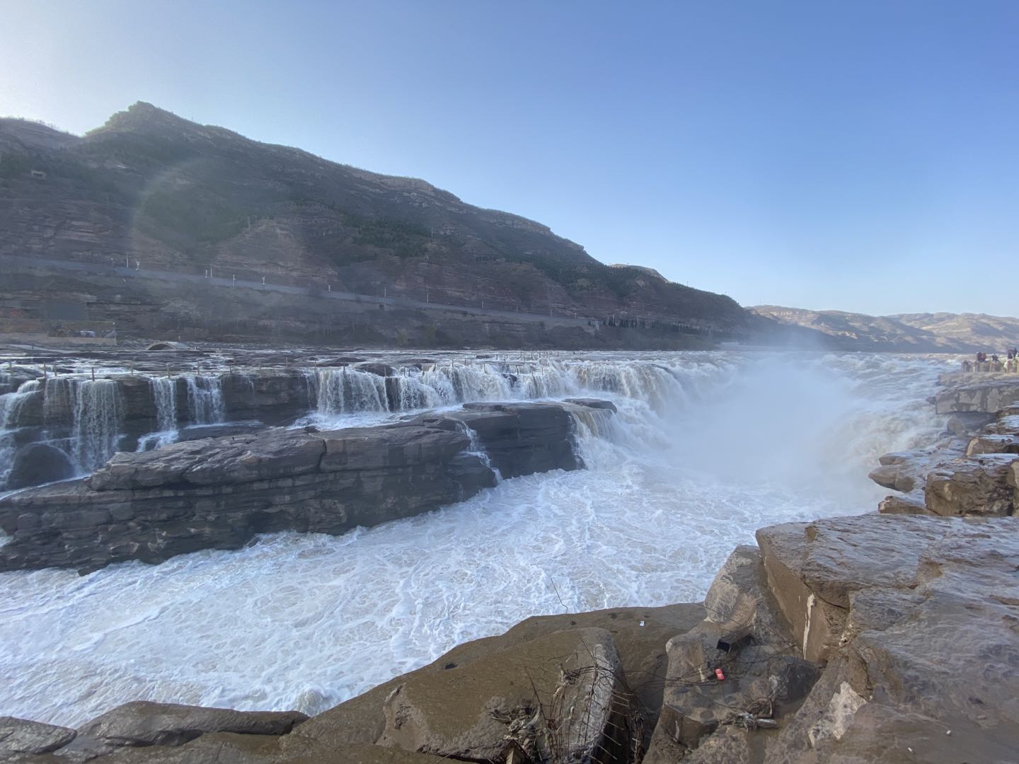 黄河重卡初体验:盘九曲黄河 展澎湃动力