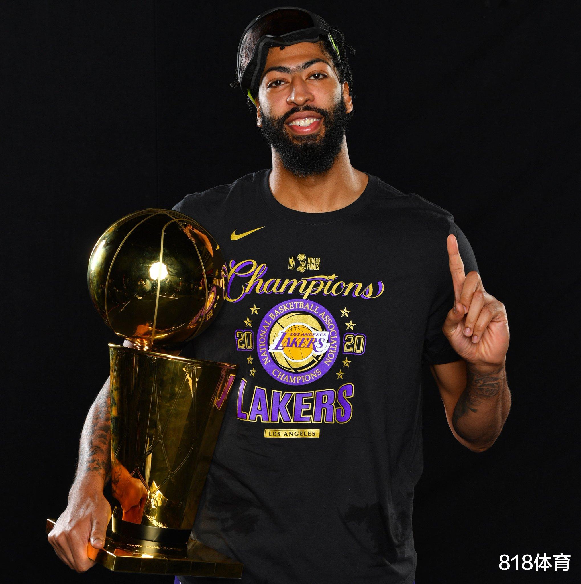 亲兄热弟浓眉28岁生日笑哭马上奔三了詹皇生日快乐我的兄弟