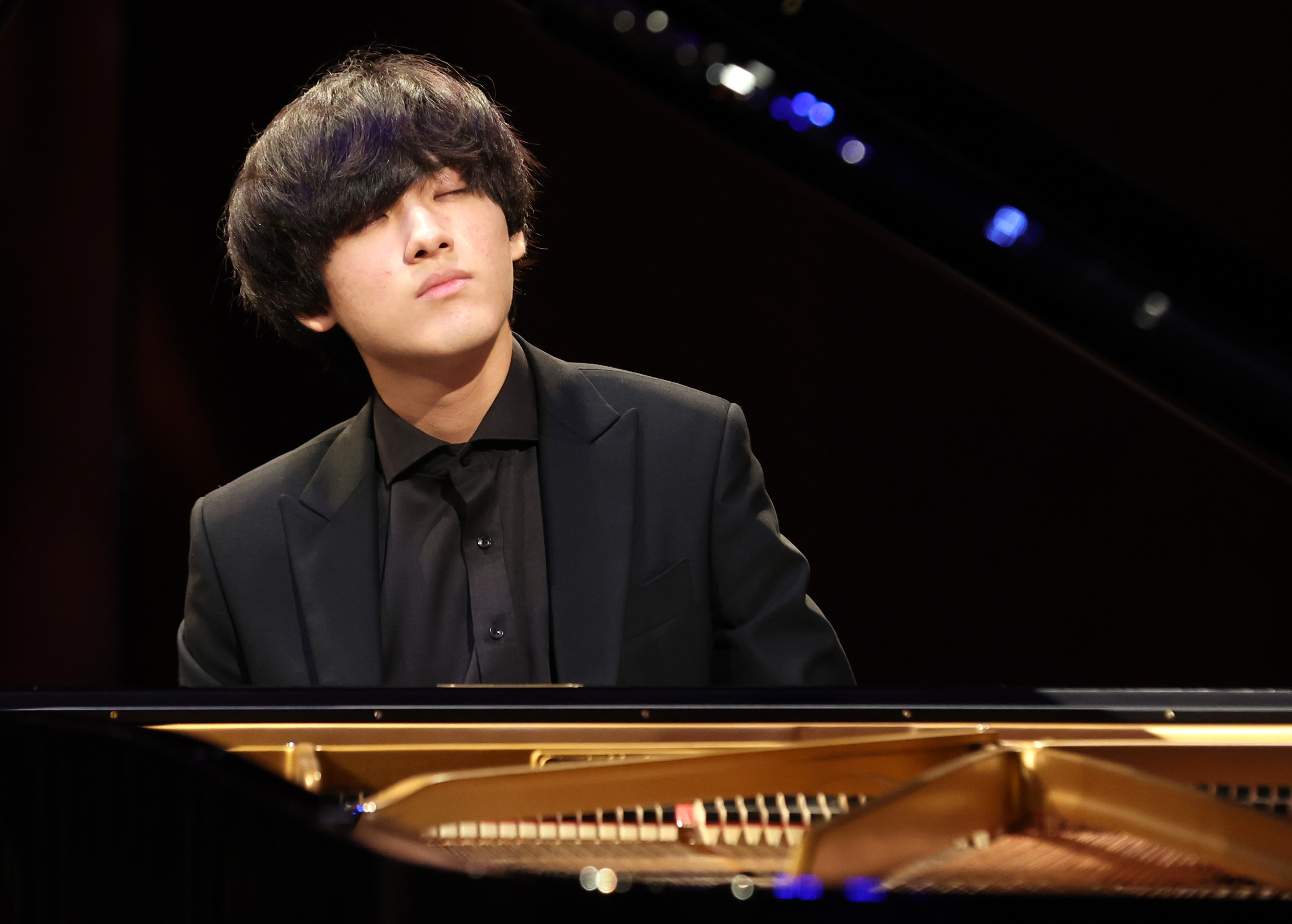 【任奫灿/Yunchan Lim】“Pianist任奫灿被称为‘怪物新人’的理由”（210930） - 哔哩哔哩