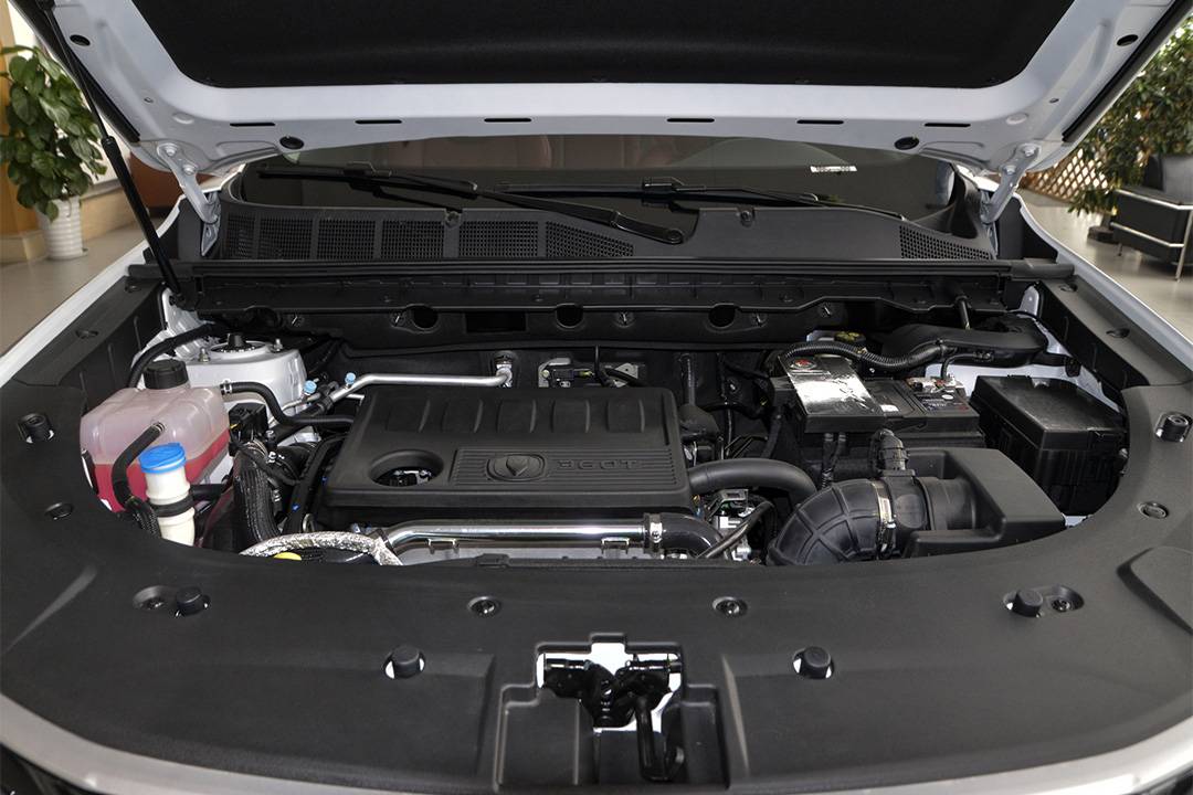 动力方面,2021款长安cs85 coupe提供蓝鲸1.5t,2.0t发动机供选择.