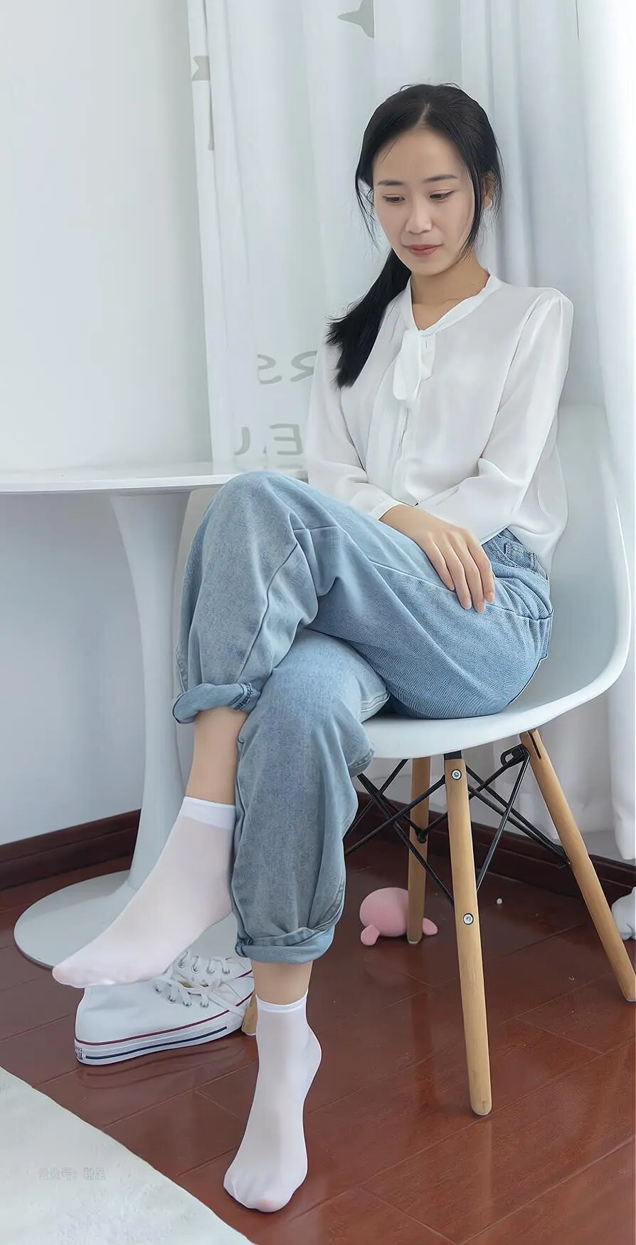 学妹白袜牛仔裤帆布鞋