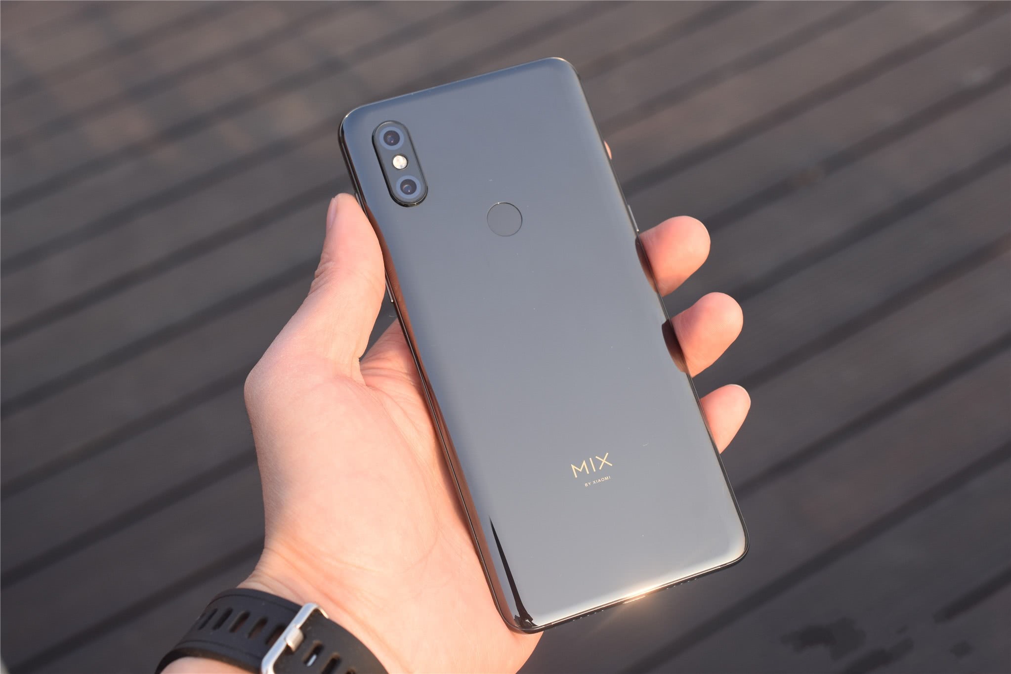 优势不明显?小米mix3关注度逐渐降低,网友:"硬伤"太无奈