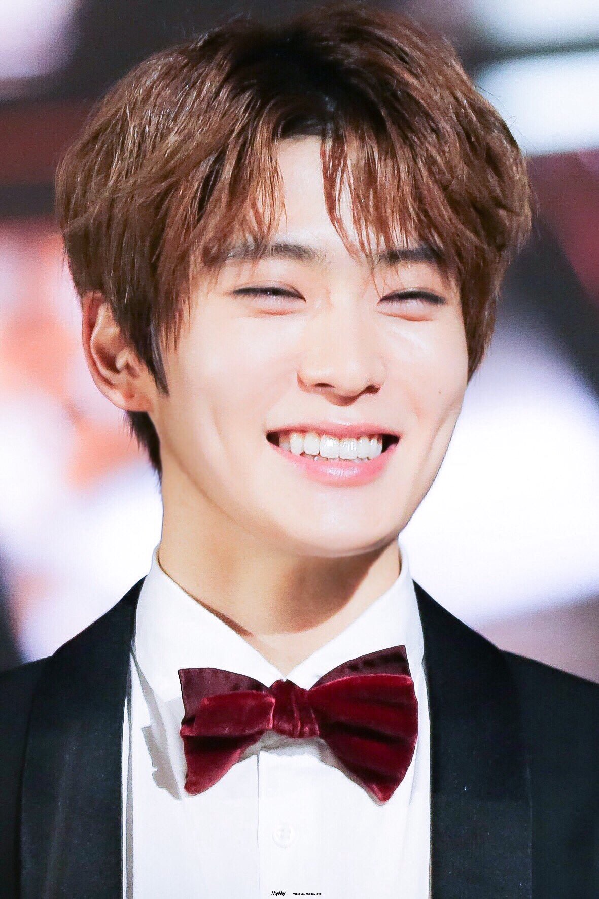 【郑在玹】不是饭都会存的照片2.