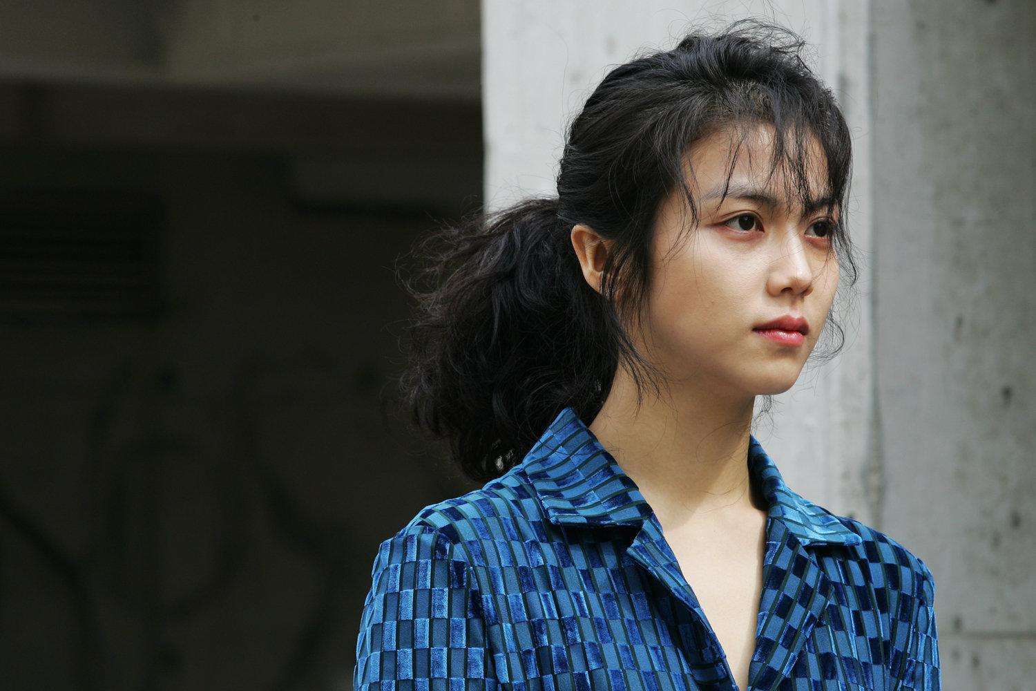 3分钟看完韩国电影《方子传》，女子的生活让人大开眼界