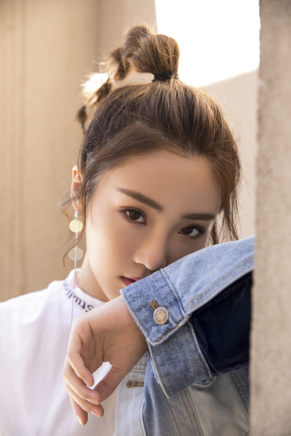 张可盈综艺同台延禧剧组 全能少女火力全开
