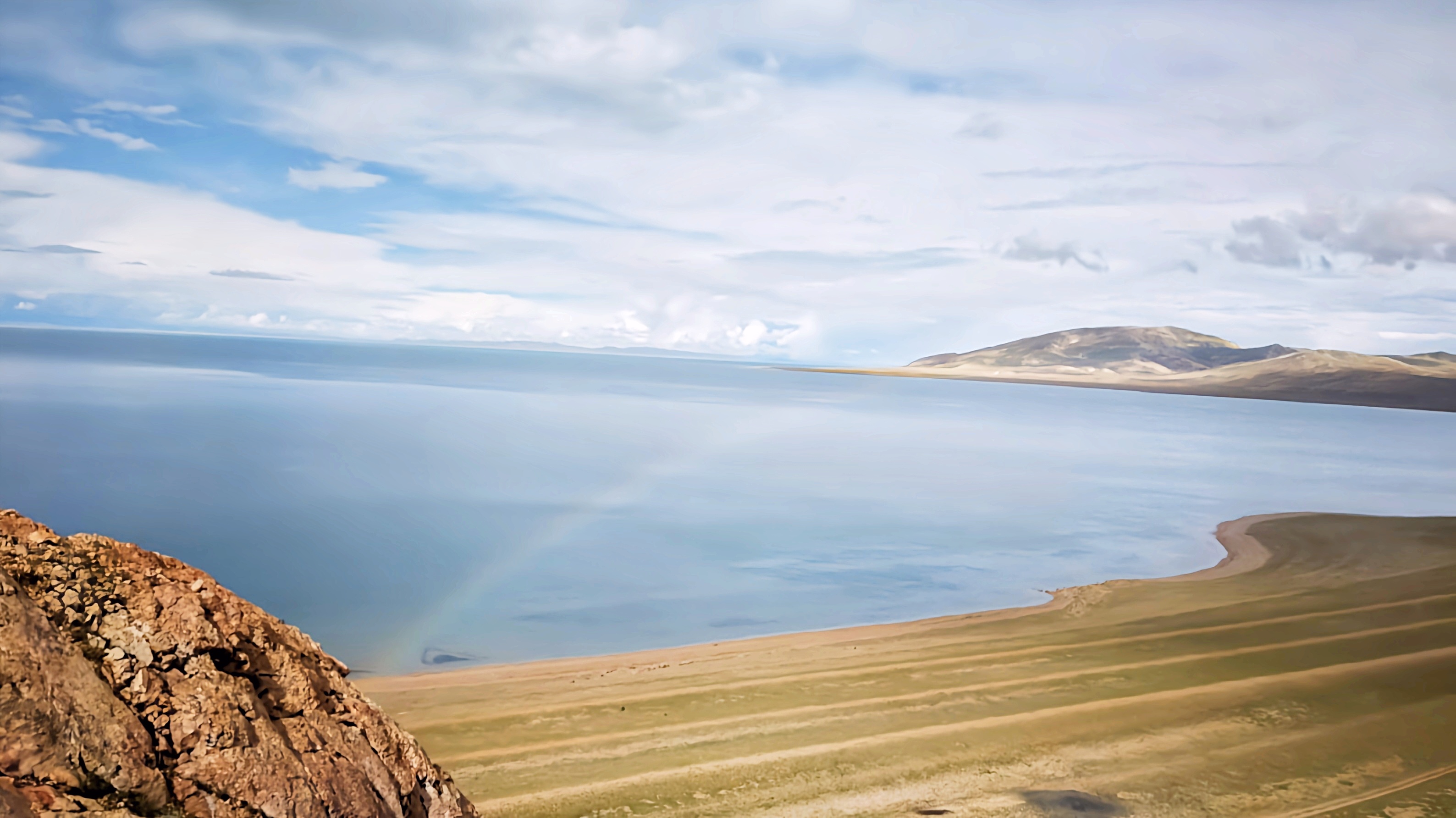 被称为"魔鬼湖"的它,却有着无敌的风景,有着很多传说,它叫色林措,你会