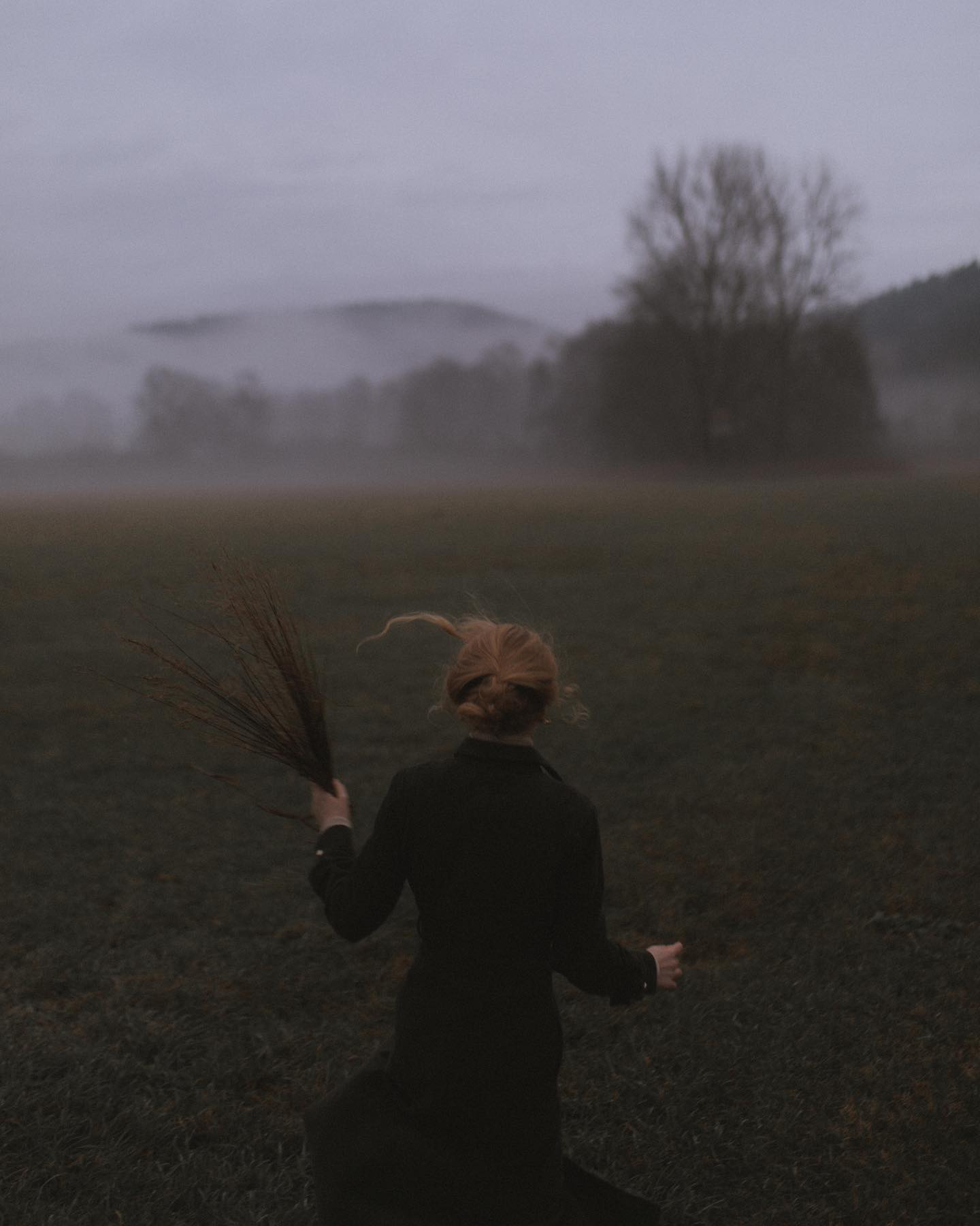 摄影师Tina Sosna有意境故事感情绪片拍照姿势摄影作品人物欣赏 哔哩哔哩