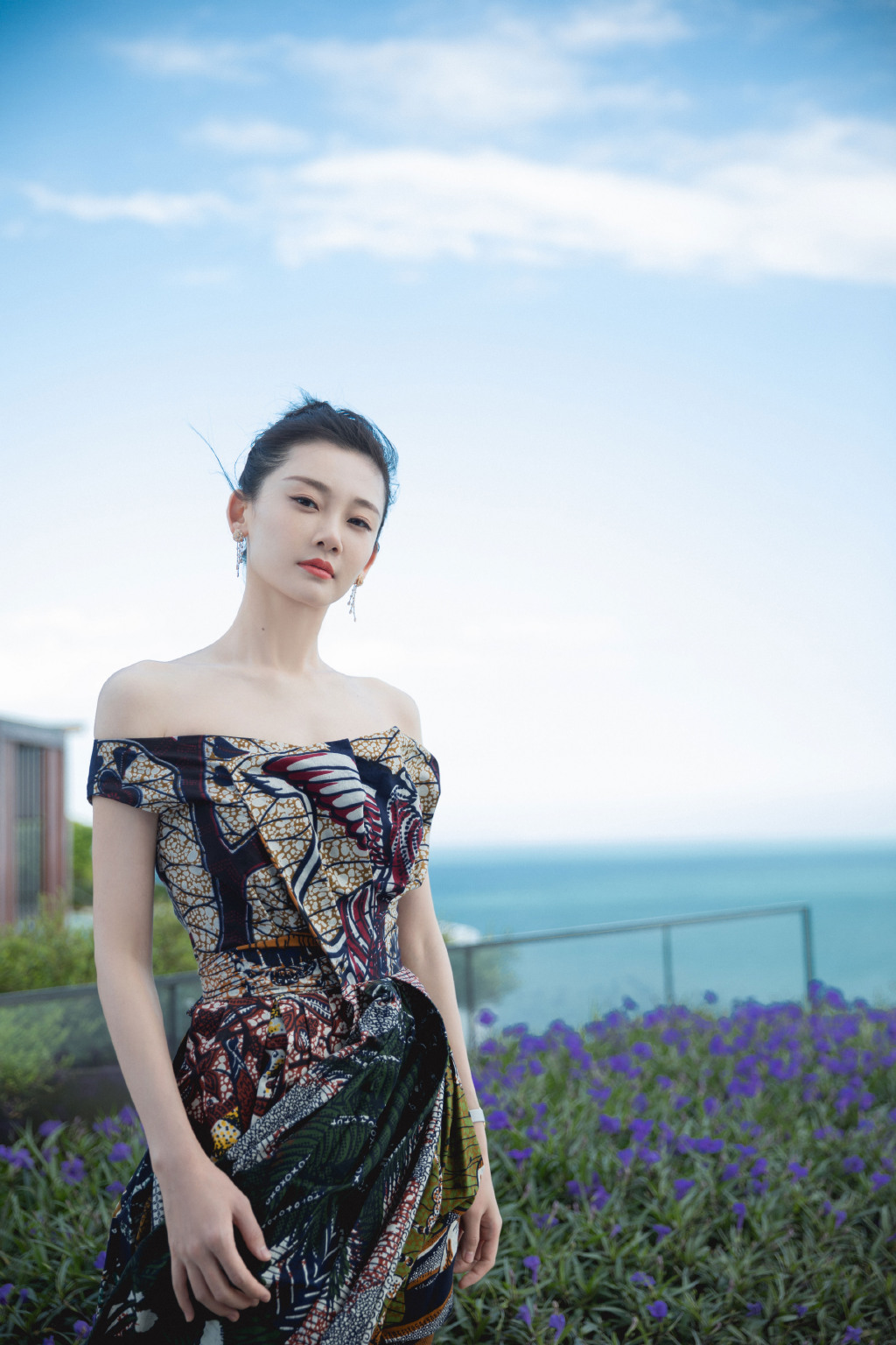 每天分享一个美女——苗苗