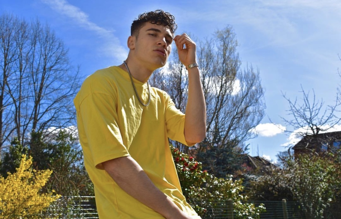 男模你还记得moschino上那个穿芭蕾裙小狼狗吗deanperona