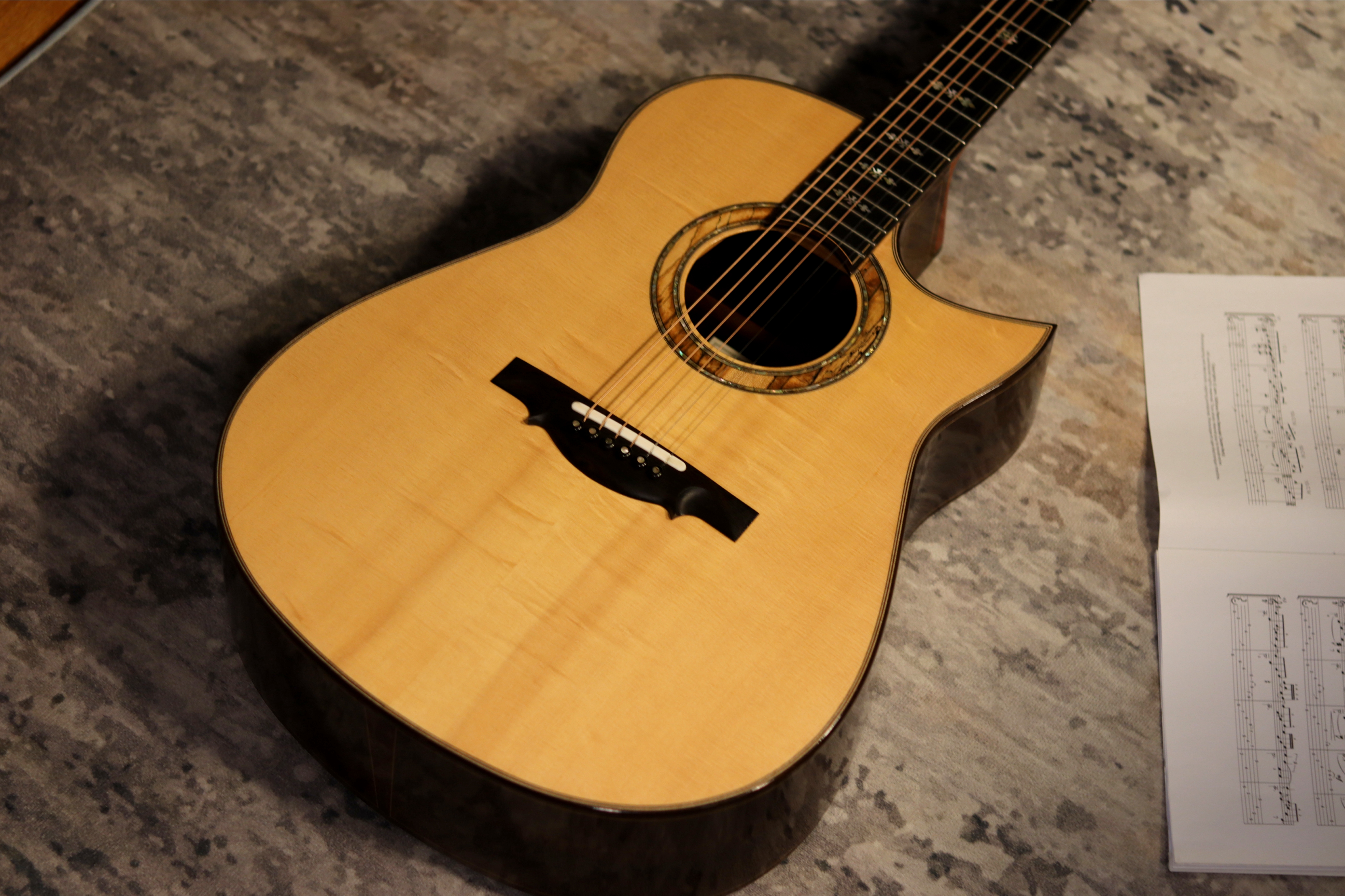 吉他琴枕nut与琴码saddle的制作与虫胶漆的修补以一把2003年的somogyi