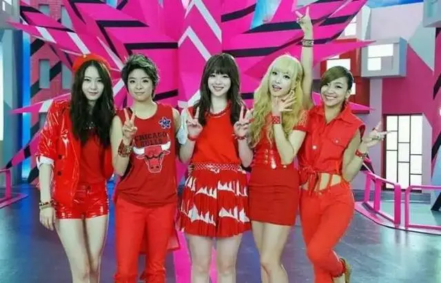 F X 10周年惨淡收尾 合约结束 韩国网友 都是宋茜惹的祸 哔哩哔哩