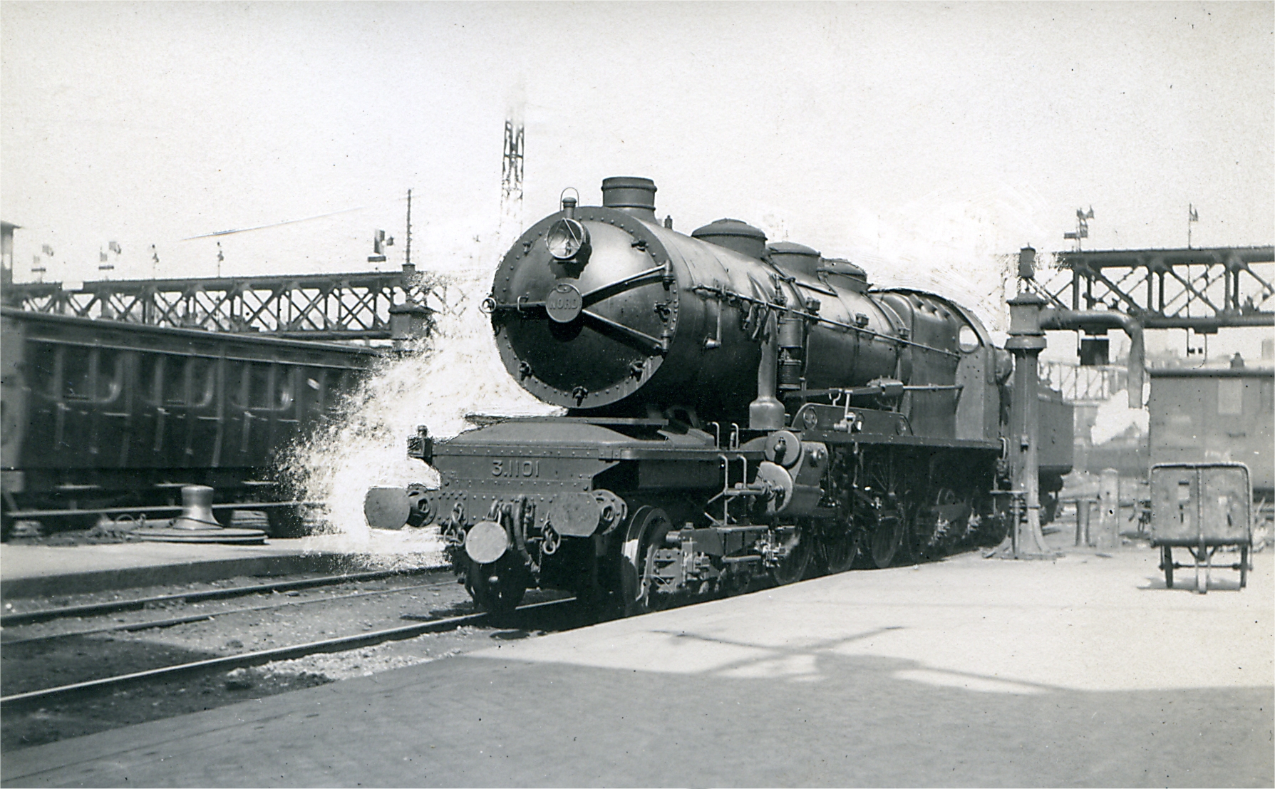 3 1102