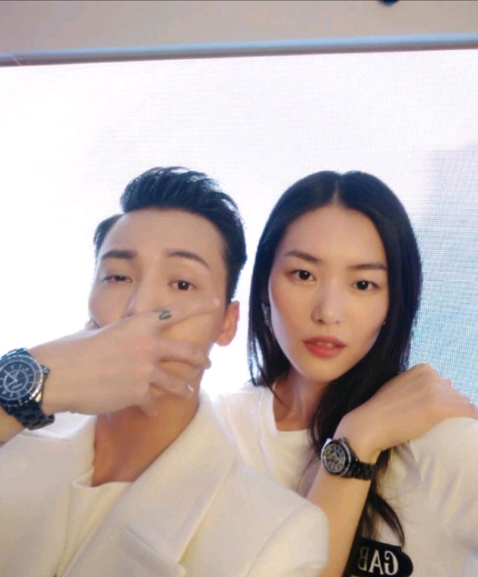 陈伟霆 刘雯在一起?有事吗?