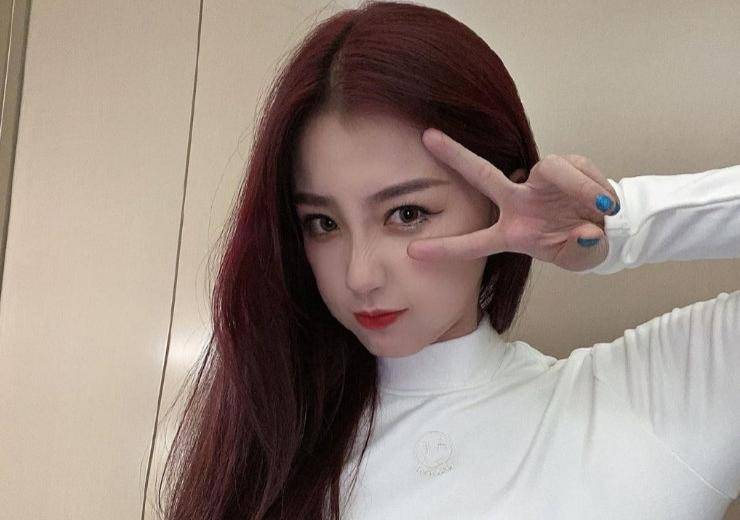 2020十大爆红艺人赵露思谭松韵强势出圈刘雨昕是爱豆界的希望