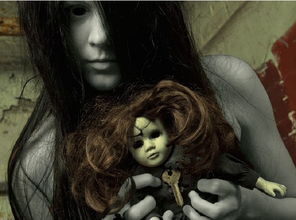 《恐怖童谣》娃娃图片