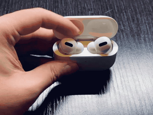 apple耳机对比_苹果耳机airpods对比_iPhone的耳机选择：AirPods对比其他品牌